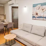 Mihael And Melani 波雷奇