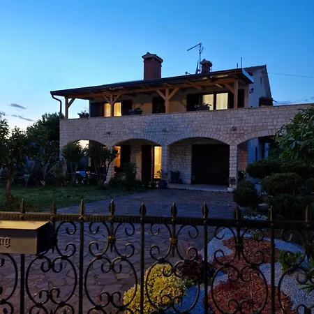 Apartment Mihael And Melani Porec