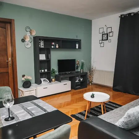 Mihael And Melani Appartement Poreč