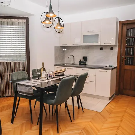 Mihael And Melani Appartement