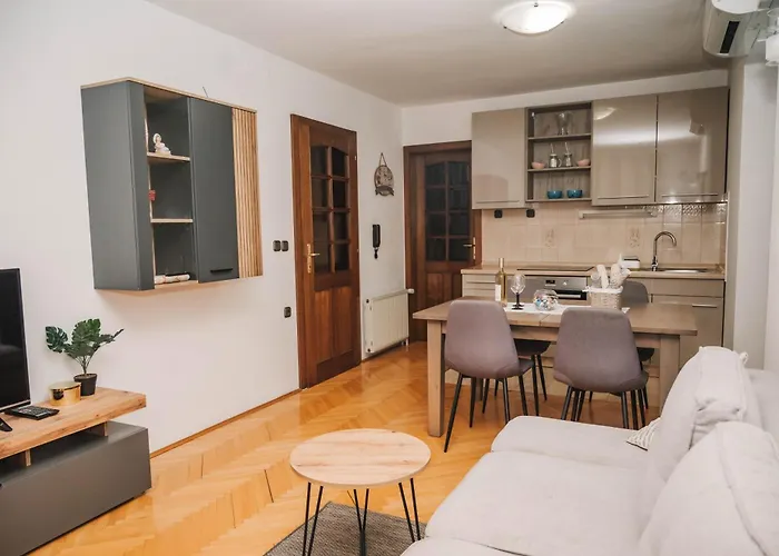 Mihael And Melani Apartman